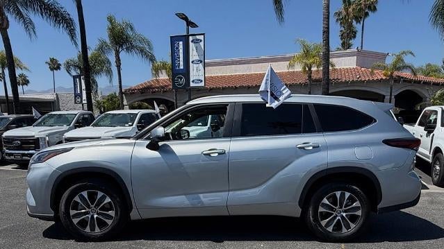 2025 Toyota Highlander LE
