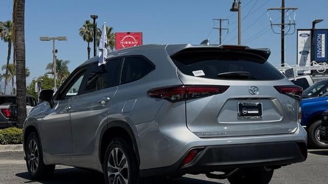 2025 Toyota Highlander LE