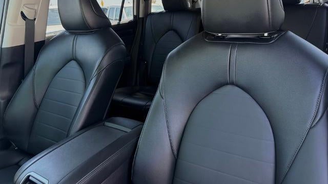2025 Toyota Highlander LE