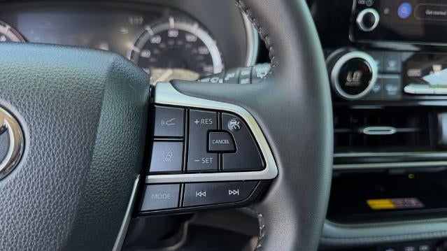 2025 Toyota Highlander LE