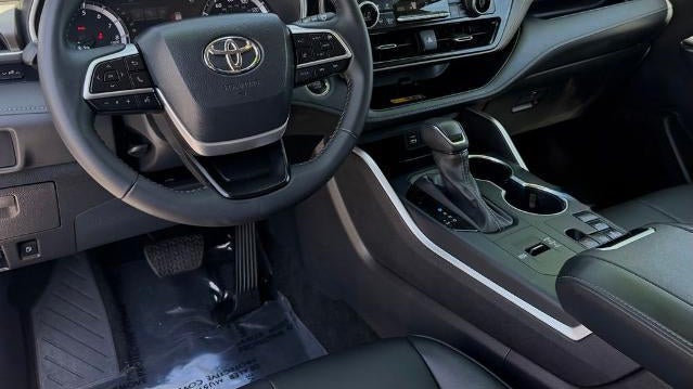 2025 Toyota Highlander LE