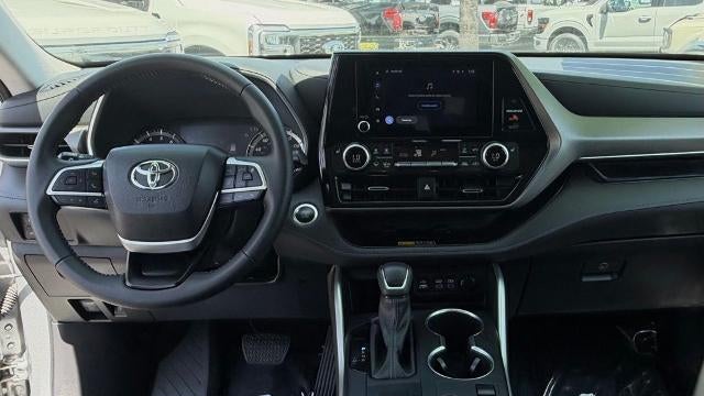 2025 Toyota Highlander LE