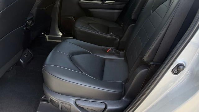2025 Toyota Highlander LE
