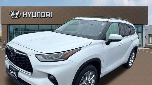 Preowned 2023 Toyota Highlander Limited for Sale