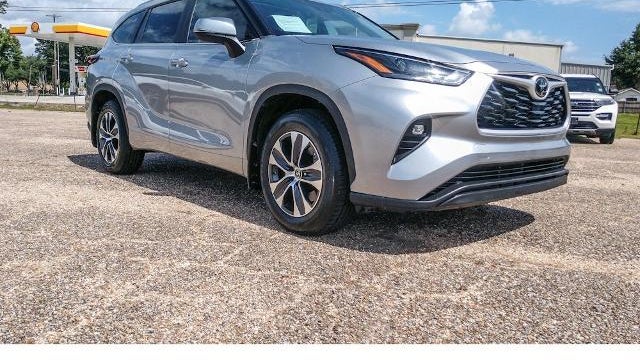 2023 Toyota Highlander LE