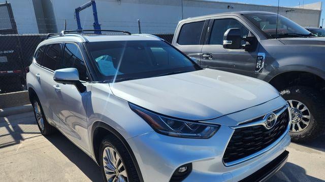 2024 Toyota Highlander LE