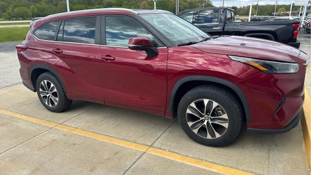 2023 Toyota Highlander LE