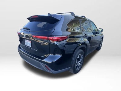 2023 Toyota Highlander LE 4DR SUV