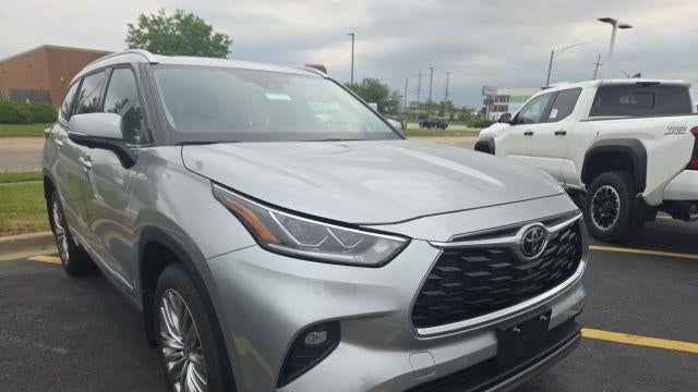 Preowned 2023 Toyota Highlander Platinum for Sale