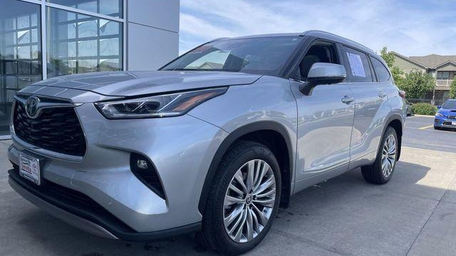 2023 Toyota Highlander Platinum
