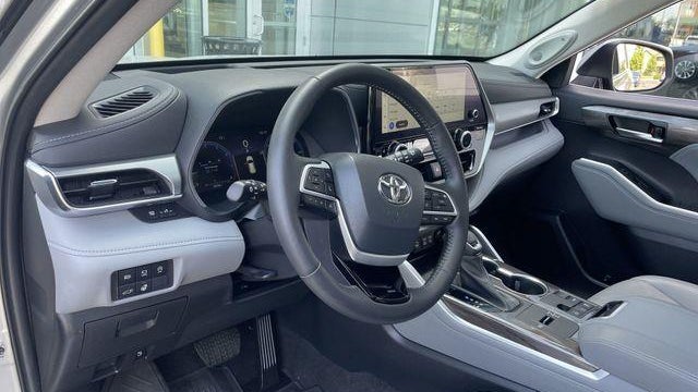 2023 Toyota Highlander Platinum