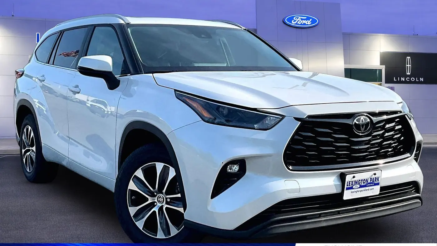 Preowned 2023 Toyota Highlander LE for Sale