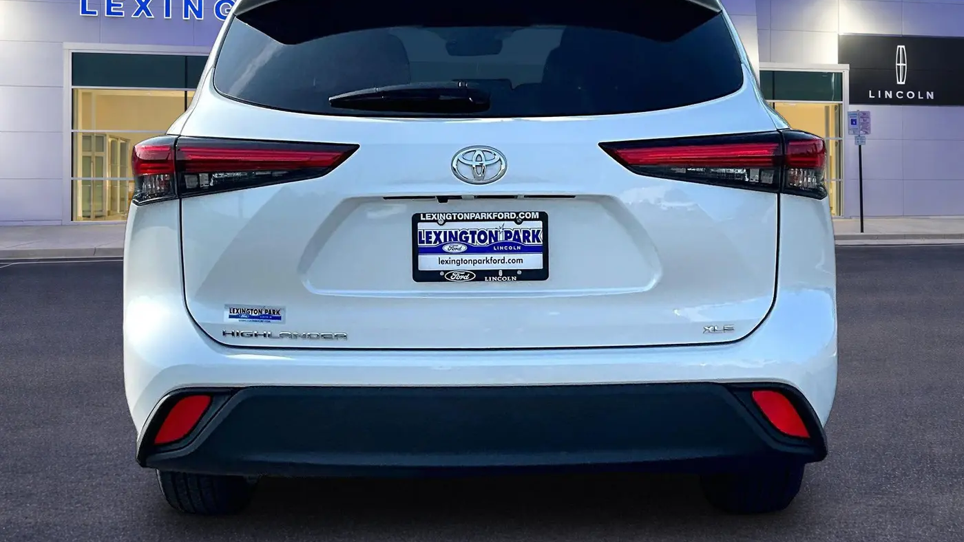 2023 Toyota Highlander LE
