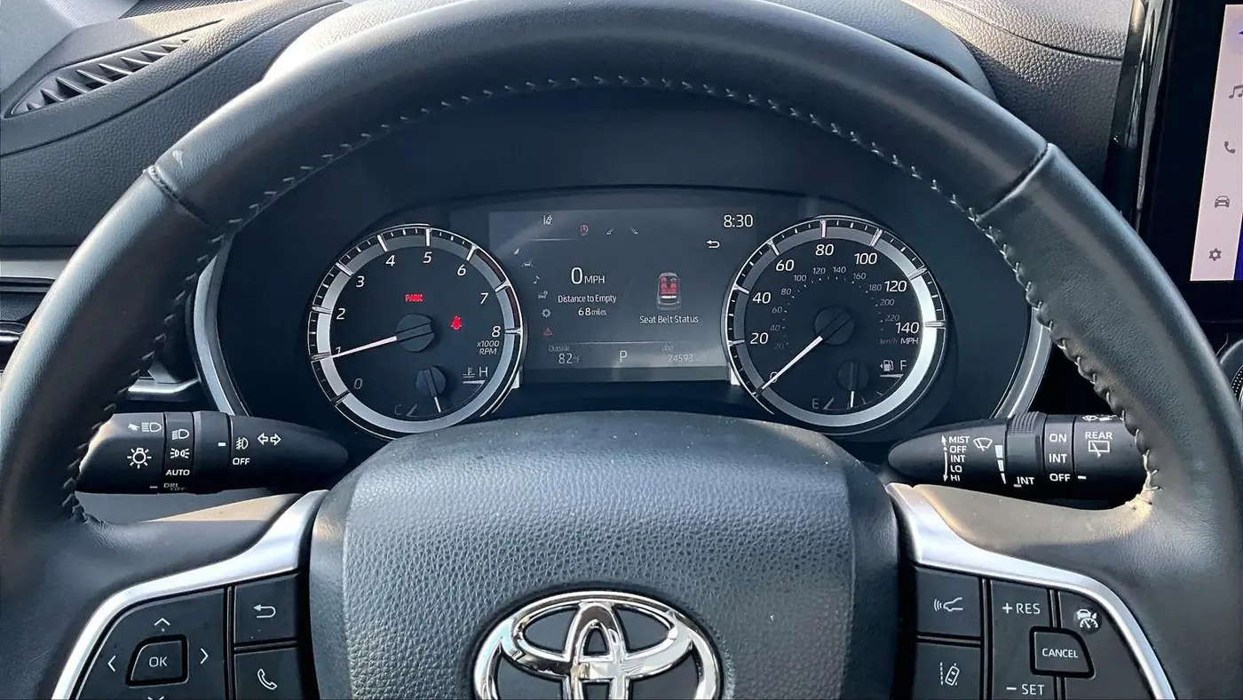 2023 Toyota Highlander LE