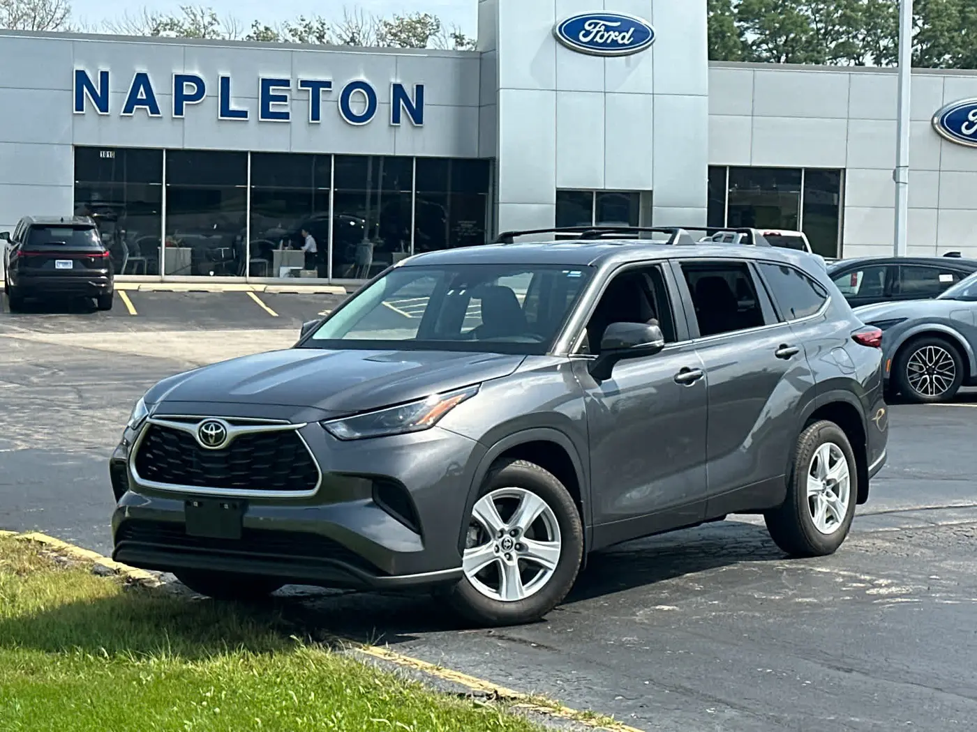 2023 Toyota Highlander - $28,990