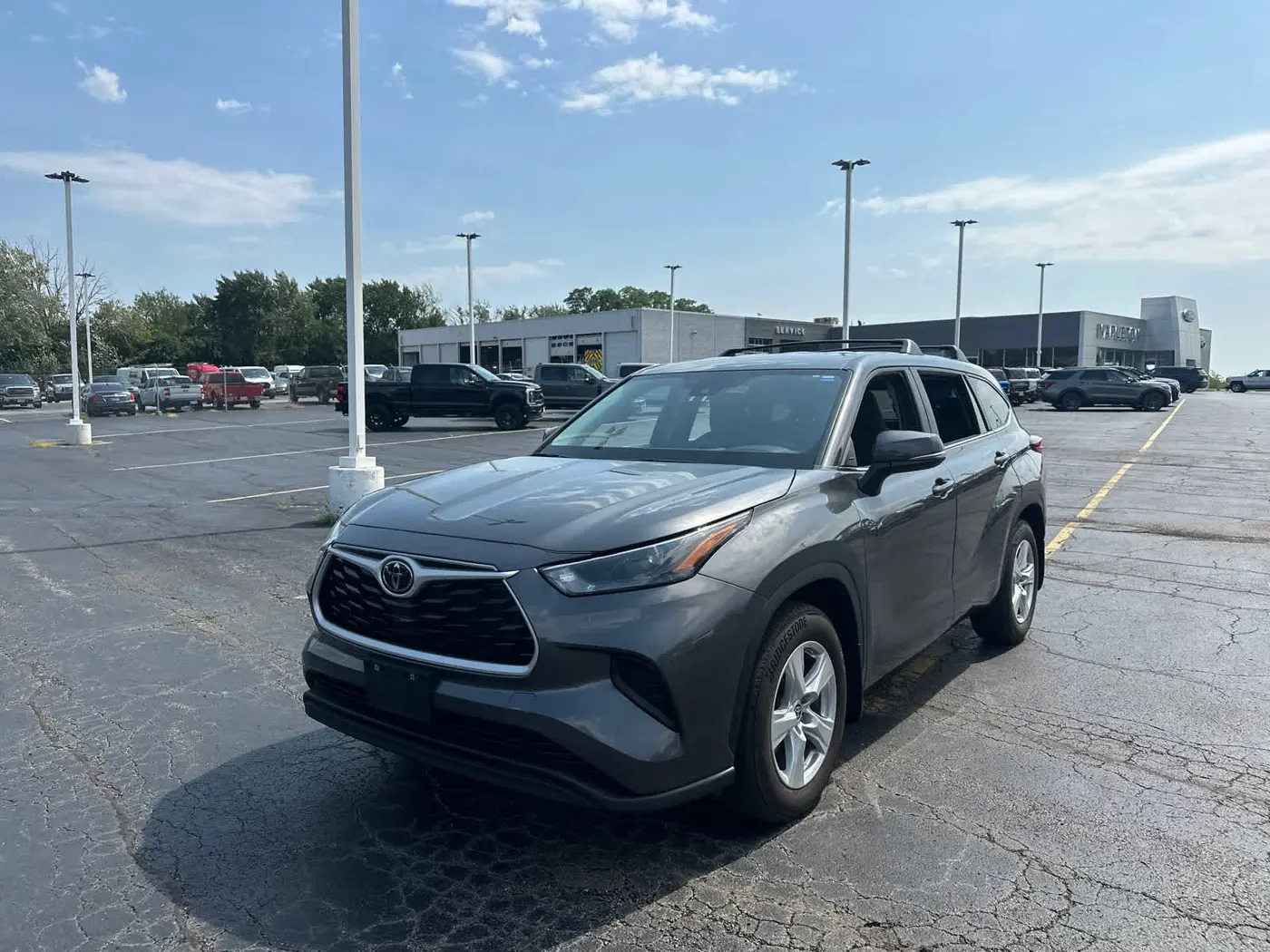 2023 Toyota Highlander - $28,990