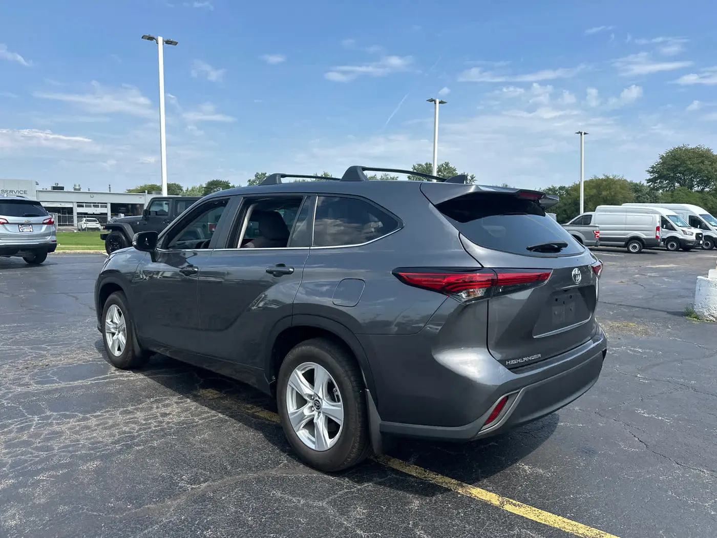 2023 Toyota Highlander - $28,990