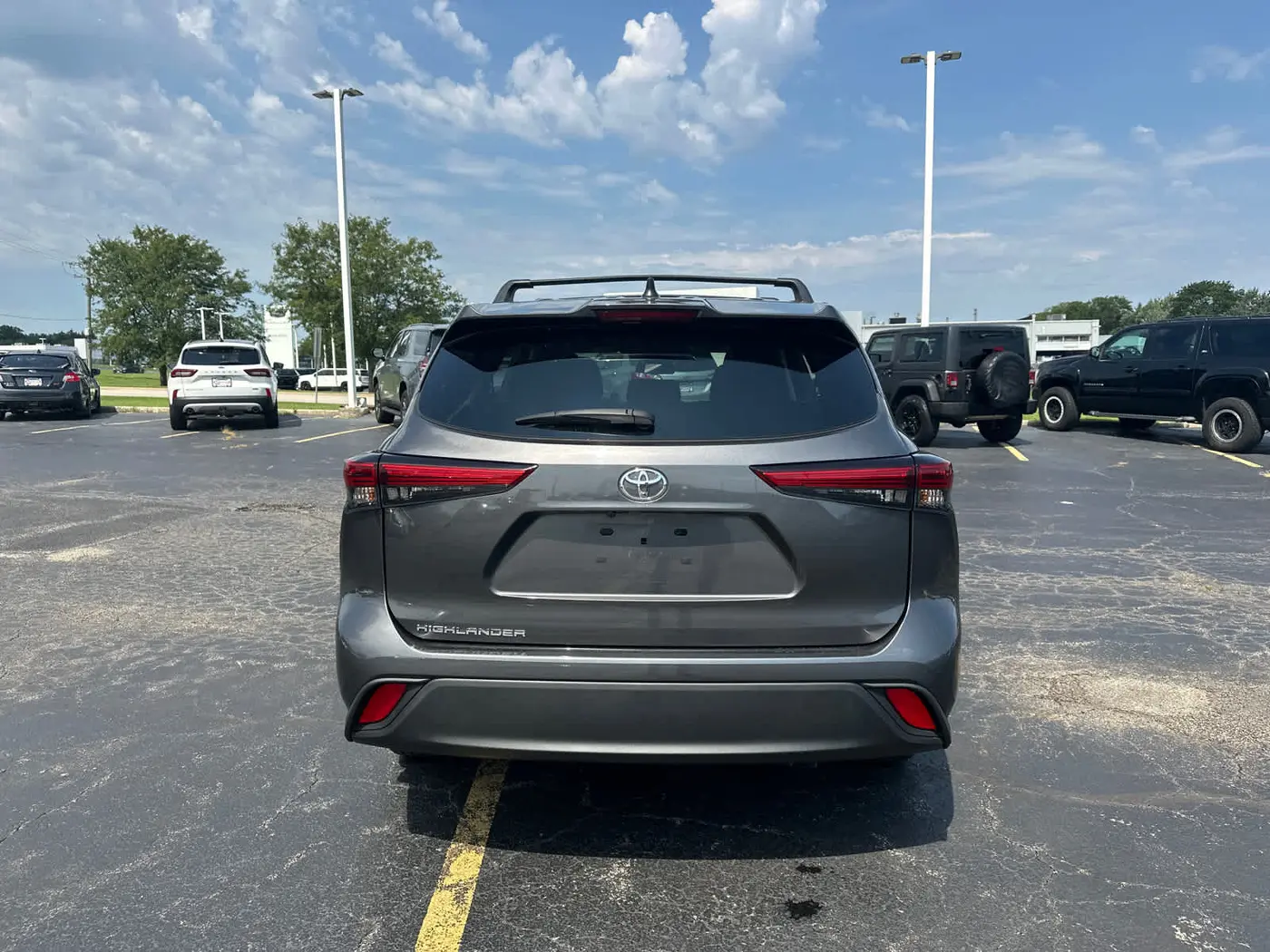 2023 Toyota Highlander - $28,990