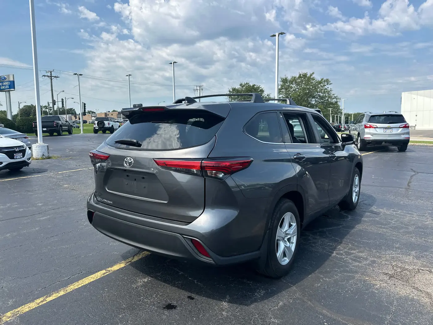 2023 Toyota Highlander - $28,990