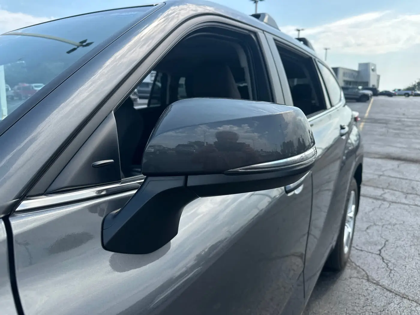2023 Toyota Highlander - $28,990
