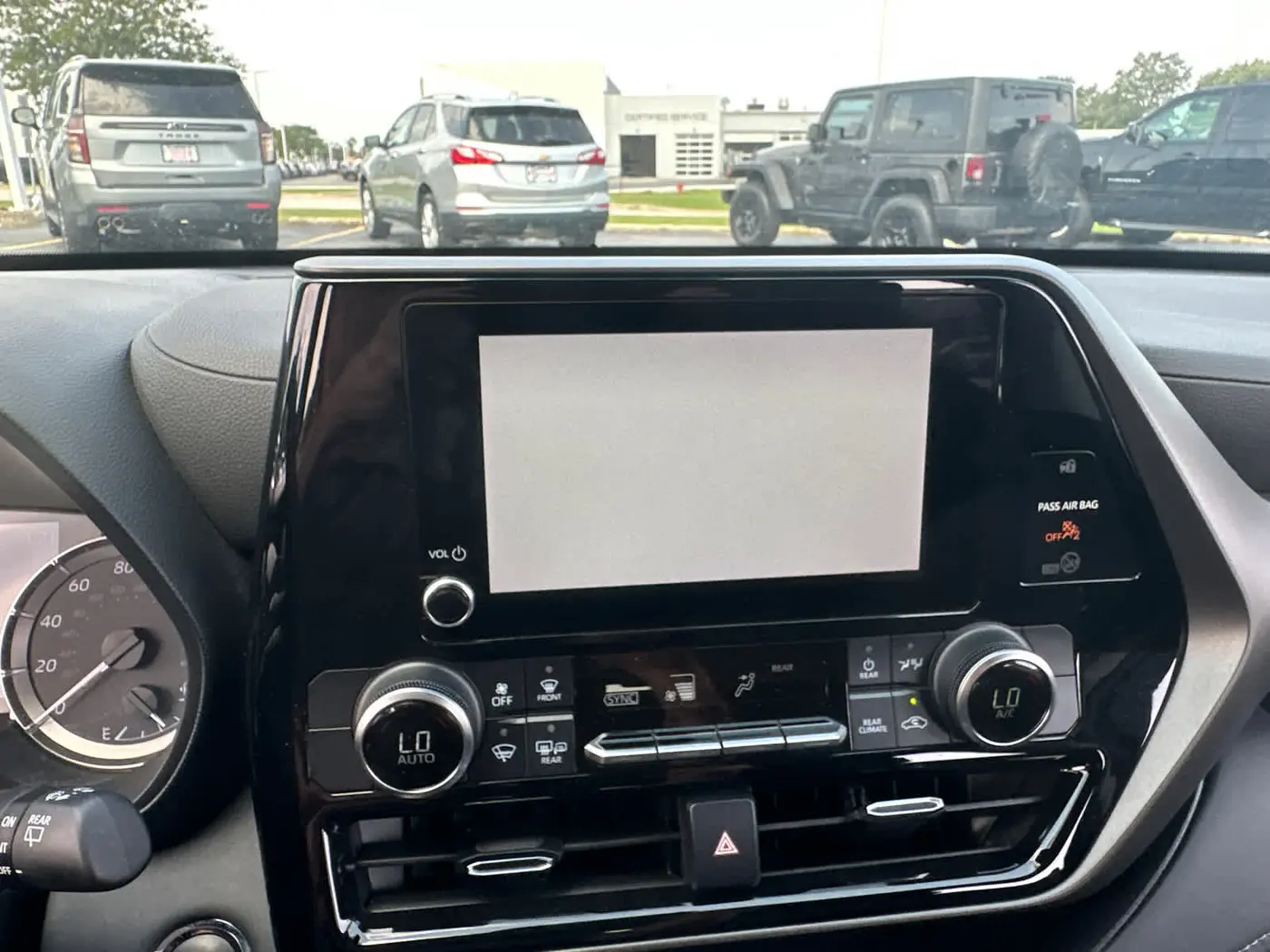 2023 Toyota Highlander - $28,990
