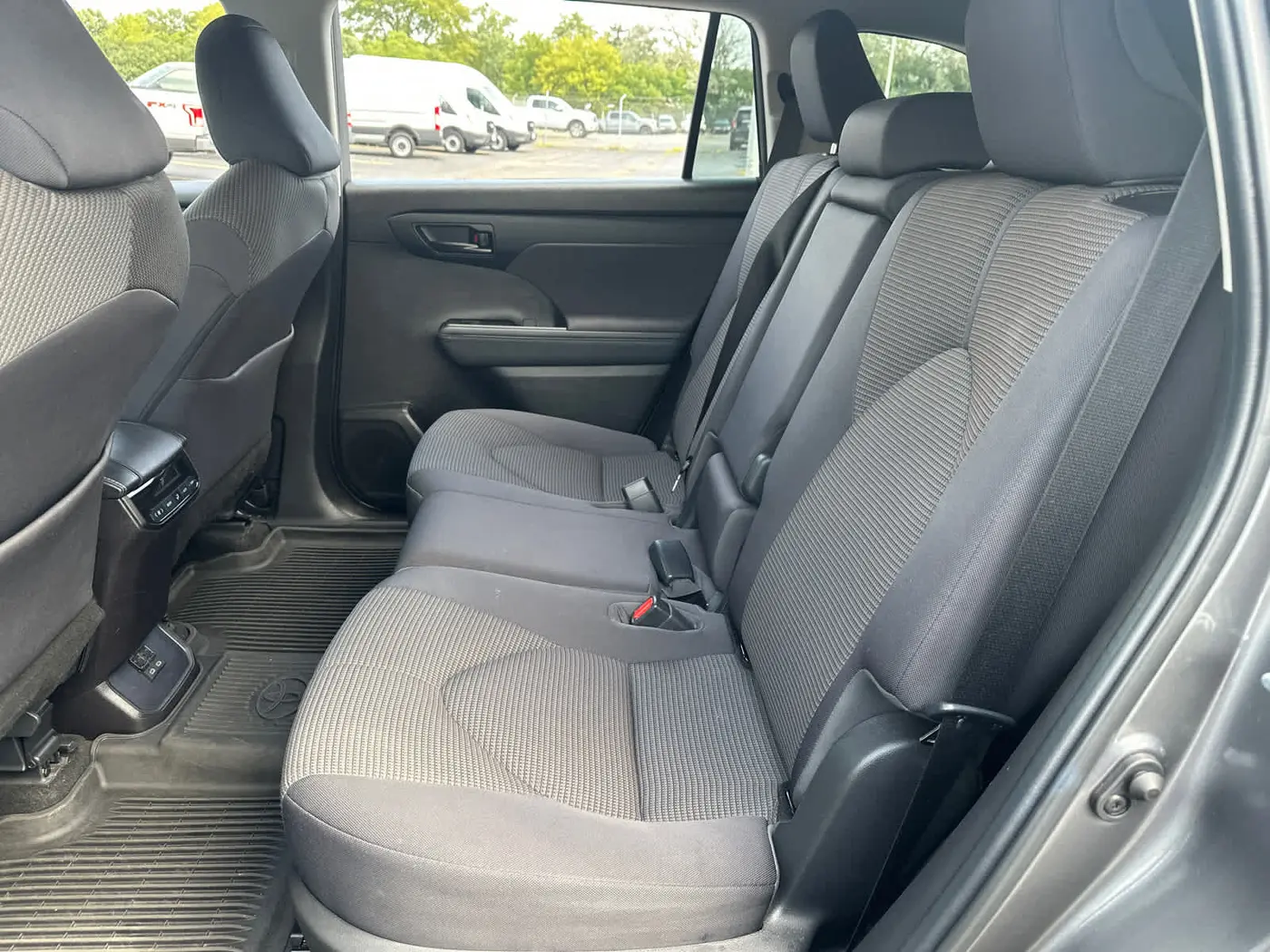 2023 Toyota Highlander - $28,990