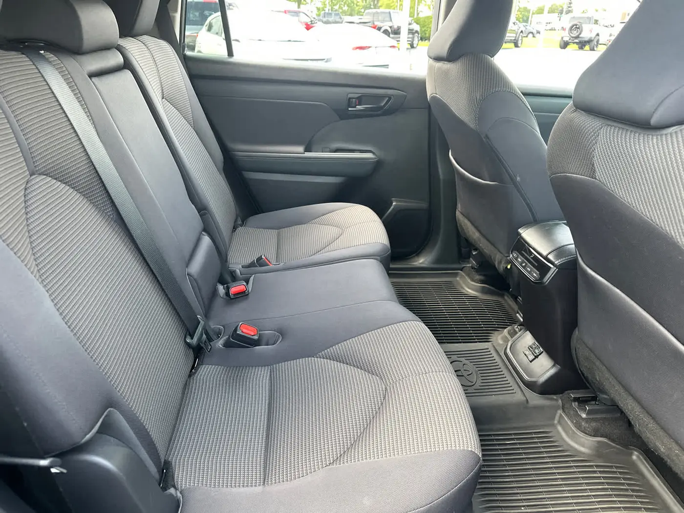 2023 Toyota Highlander - $28,990