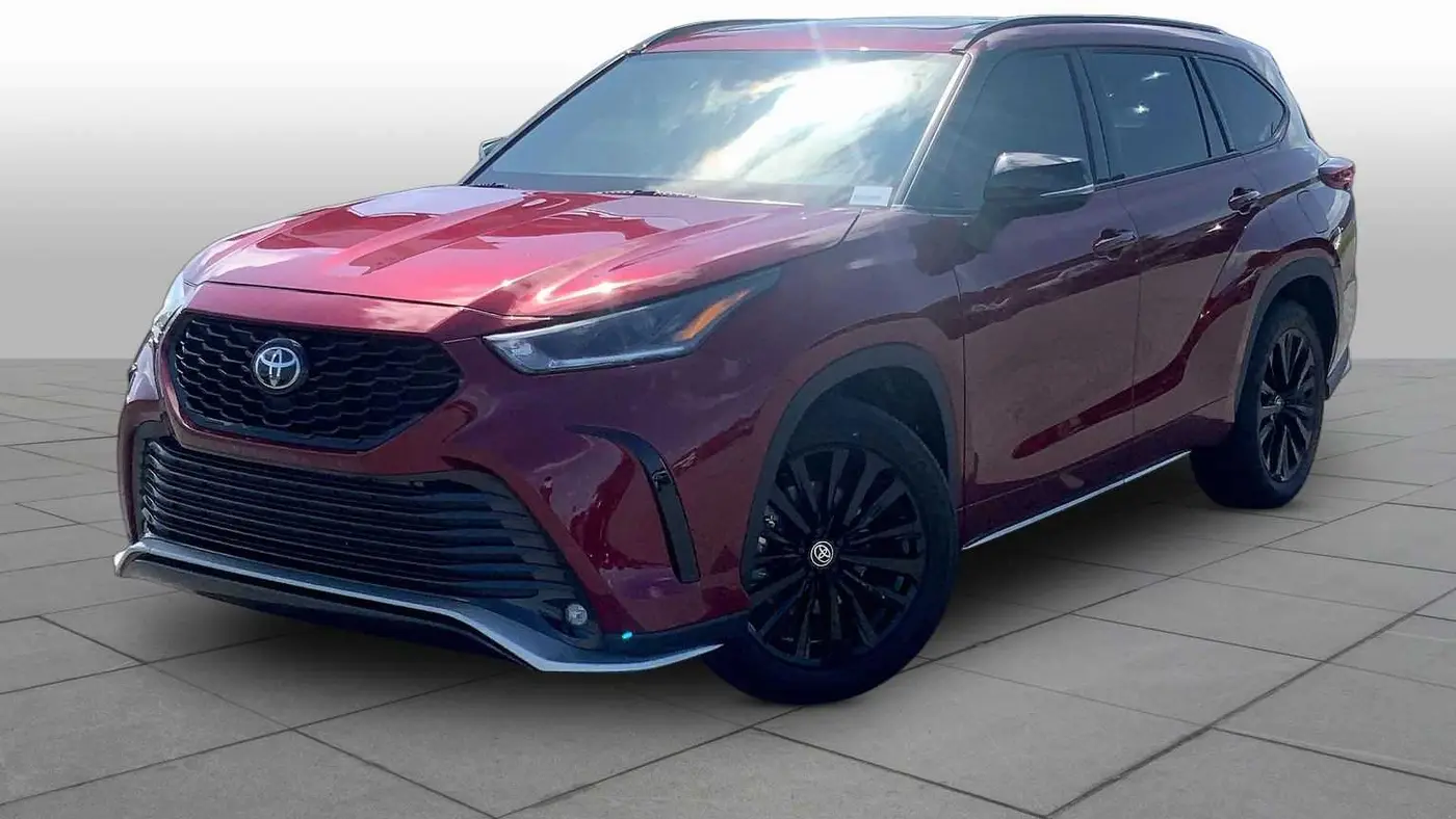 Preowned 2023 Toyota Highlander LE for Sale