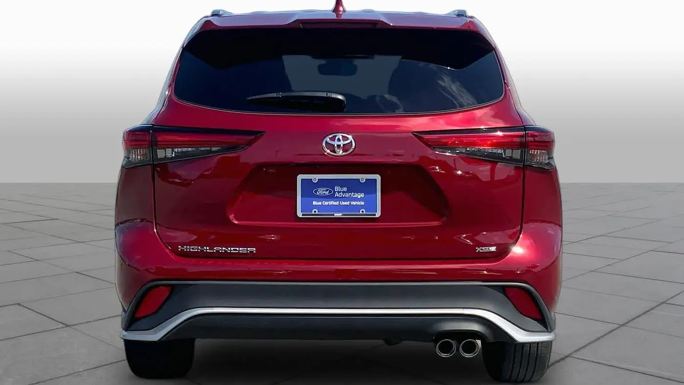 2023 Toyota Highlander LE