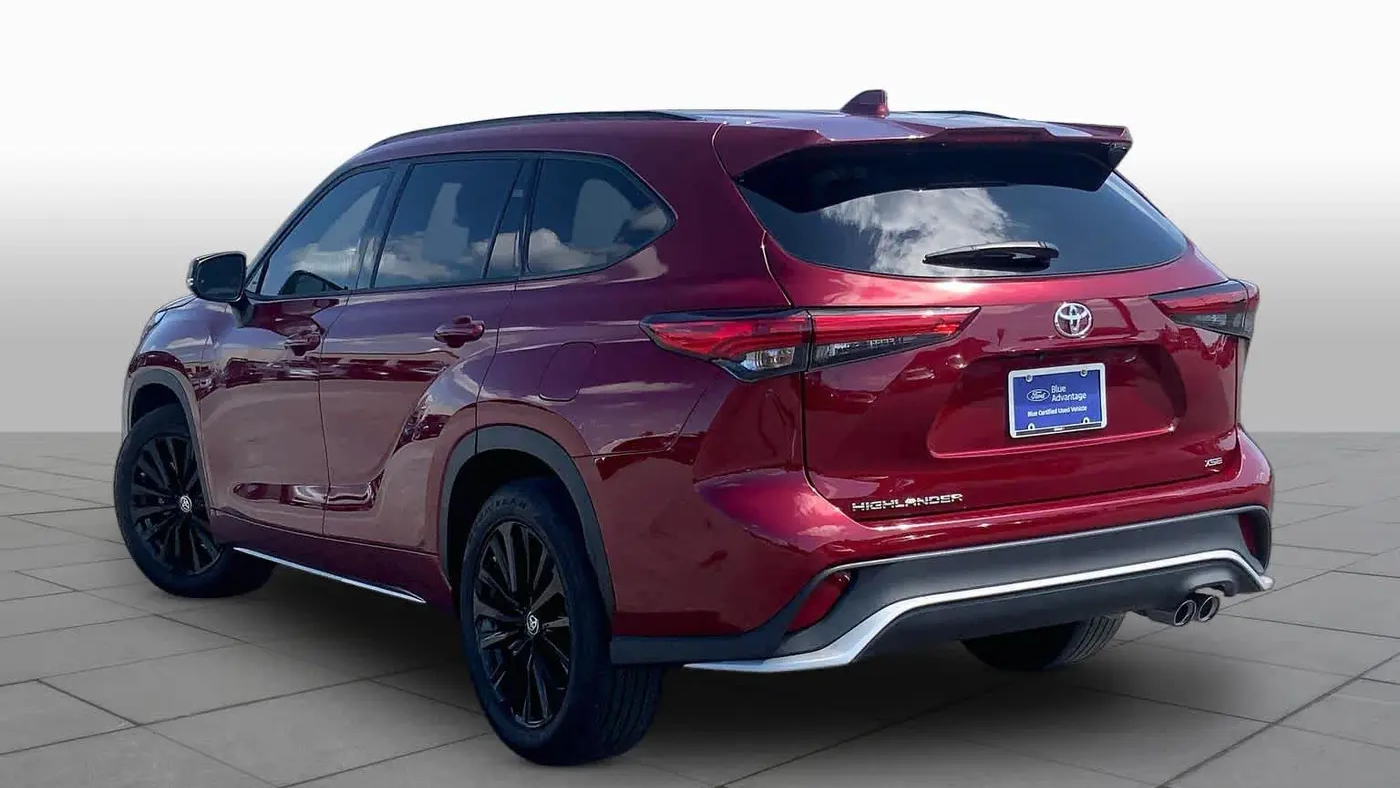 2023 Toyota Highlander LE