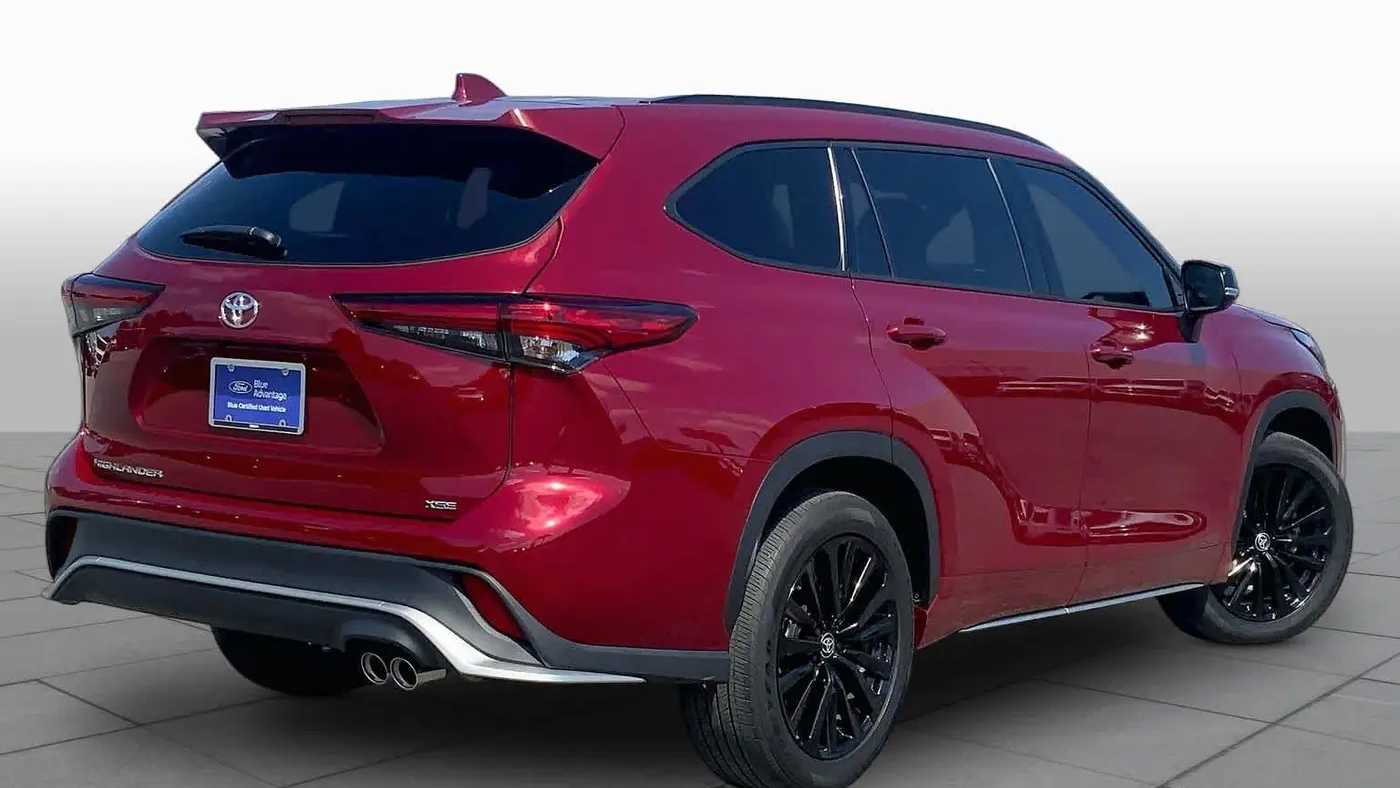2023 Toyota Highlander LE