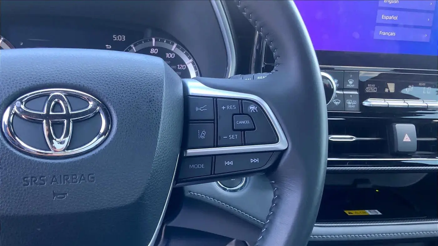 2023 Toyota Highlander LE
