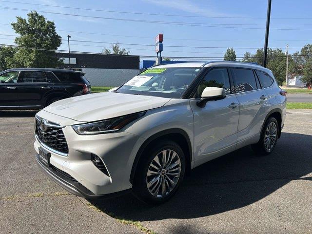 2023 Toyota Highlander - $42,924