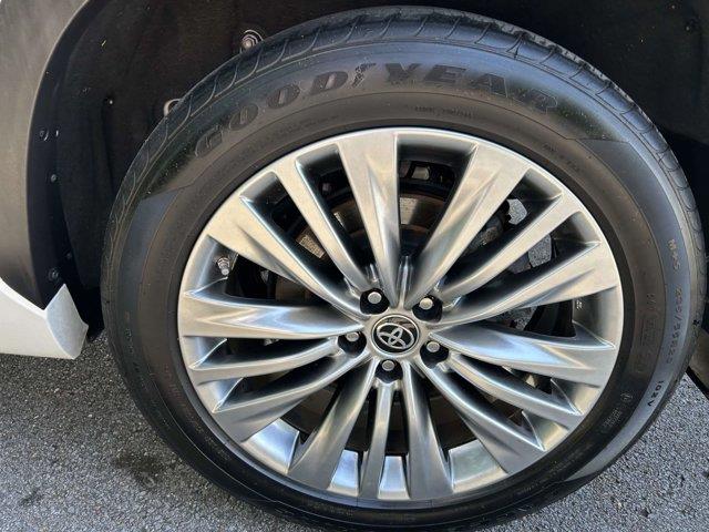 2023 Toyota Highlander - $42,924