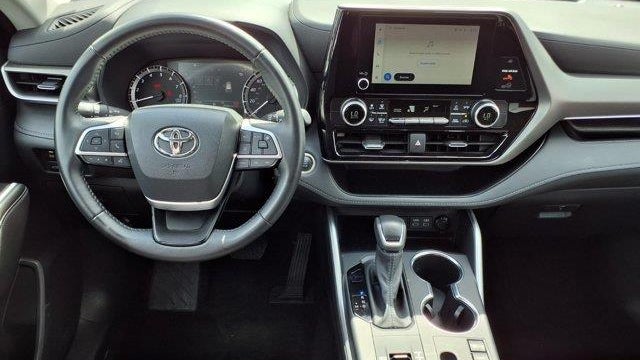 2025 Toyota Highlander LE