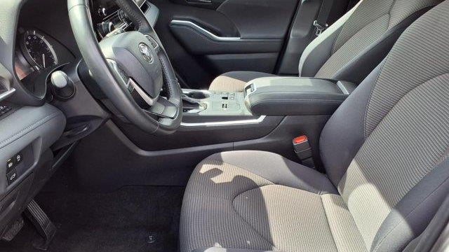 2025 Toyota Highlander LE