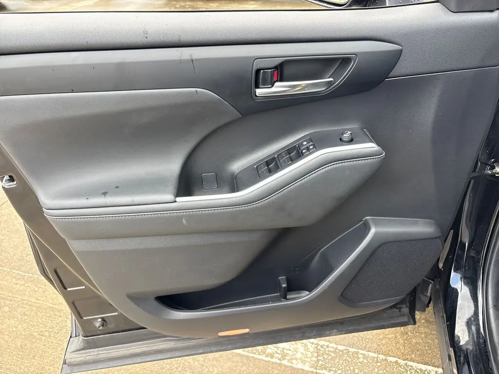 2023 Toyota Highlander - $34,001