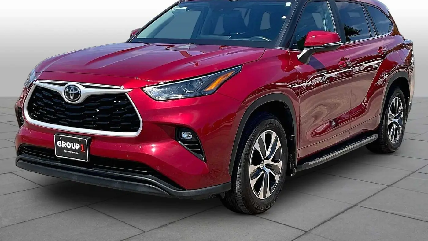 Preowned 2023 Toyota Highlander LE for Sale