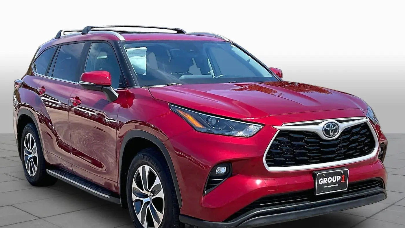 2023 Toyota Highlander LE