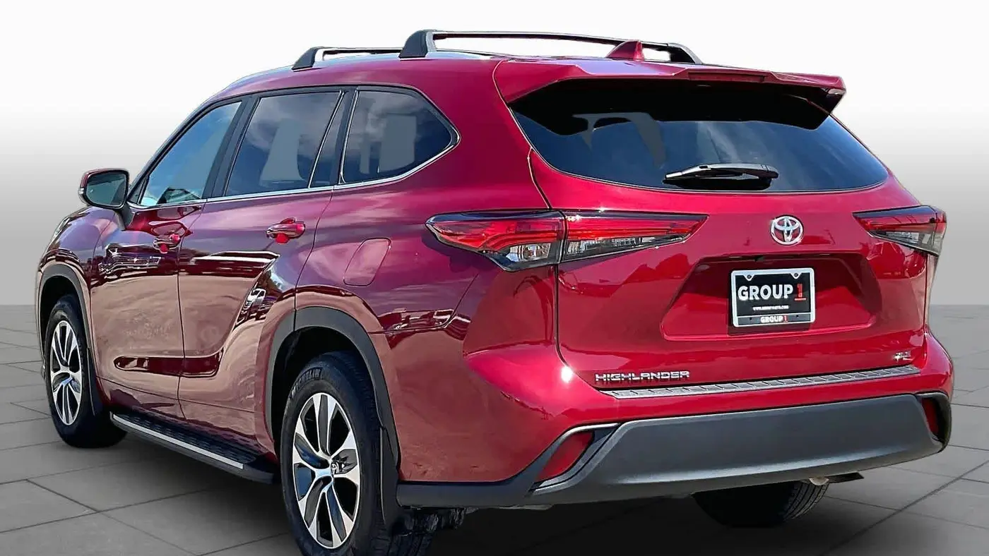 2023 Toyota Highlander LE