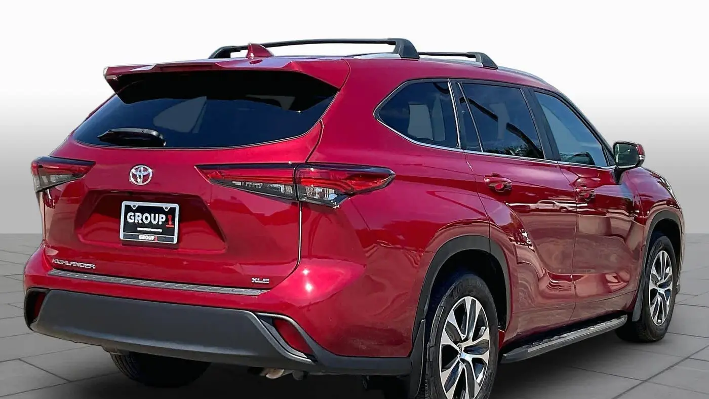 2023 Toyota Highlander LE