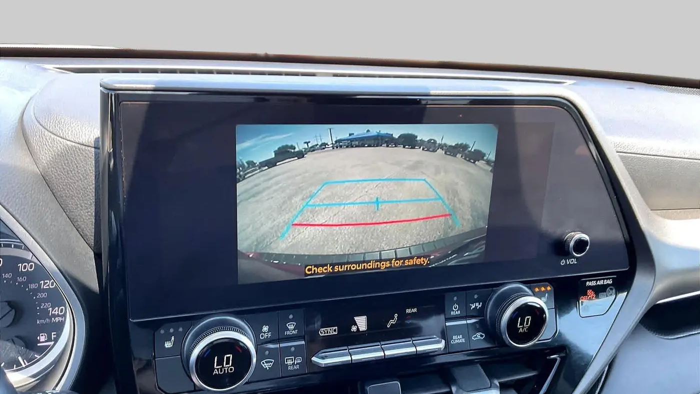 2023 Toyota Highlander LE