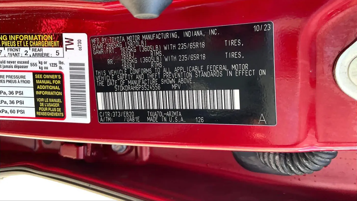 2023 Toyota Highlander LE