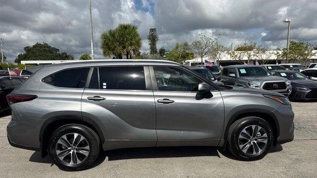 2025 Toyota Highlander LE