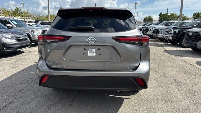 2025 Toyota Highlander LE