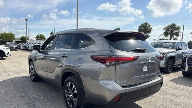 2025 Toyota Highlander LE