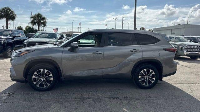 2025 Toyota Highlander LE