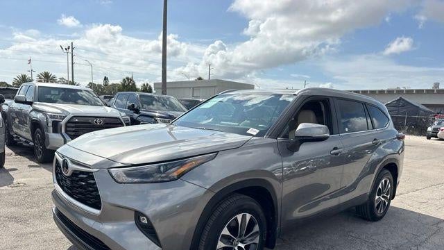 2025 Toyota Highlander LE