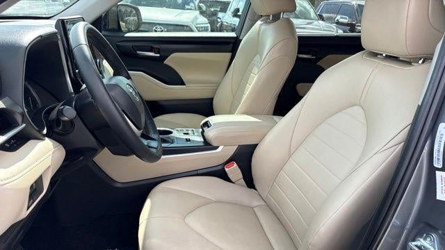 2025 Toyota Highlander LE