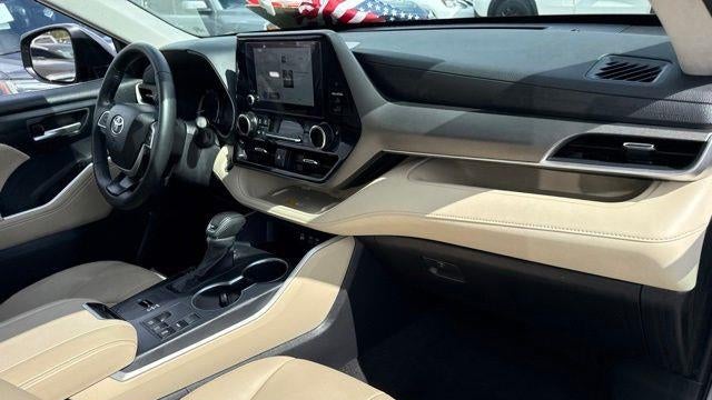 2025 Toyota Highlander LE